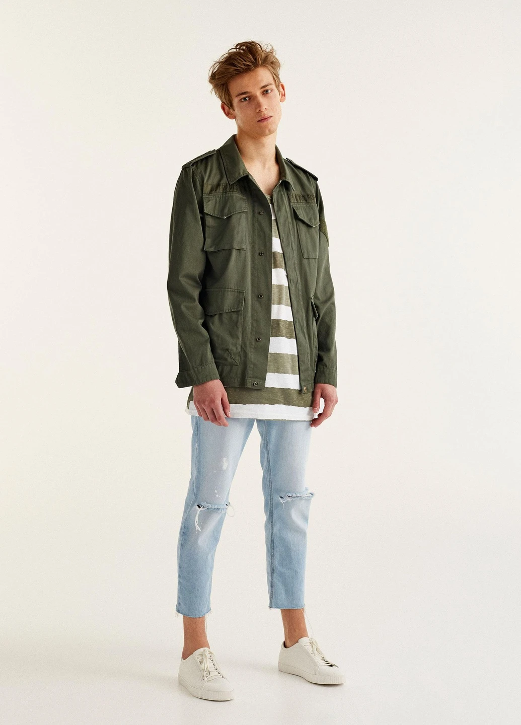 Оливкова (хакі) куртка легка,хакі з принтом, Pull & Bear