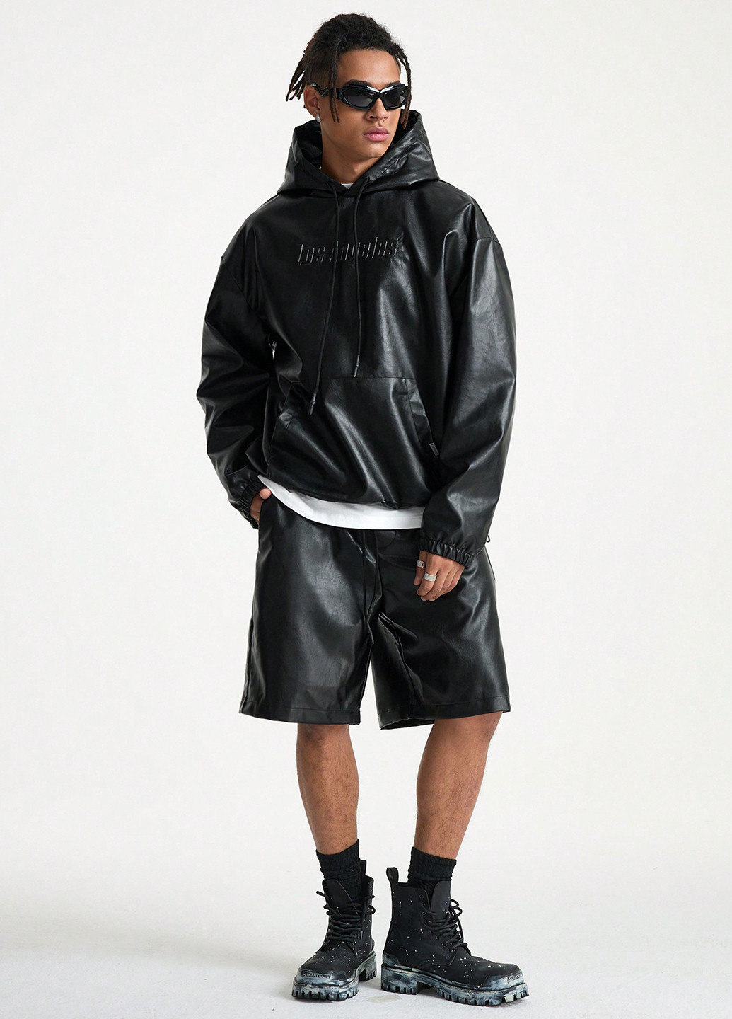 Черный демисезонный костюм (худи, шорты) с шортами SHEIN