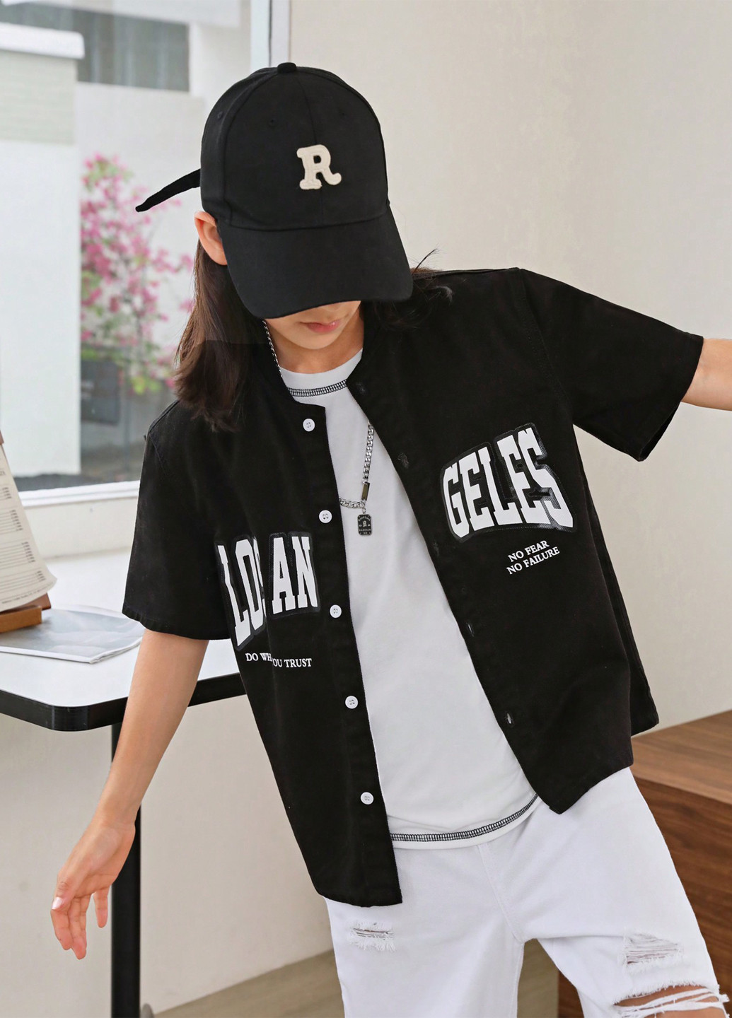 Черная летняя куртка SHEIN