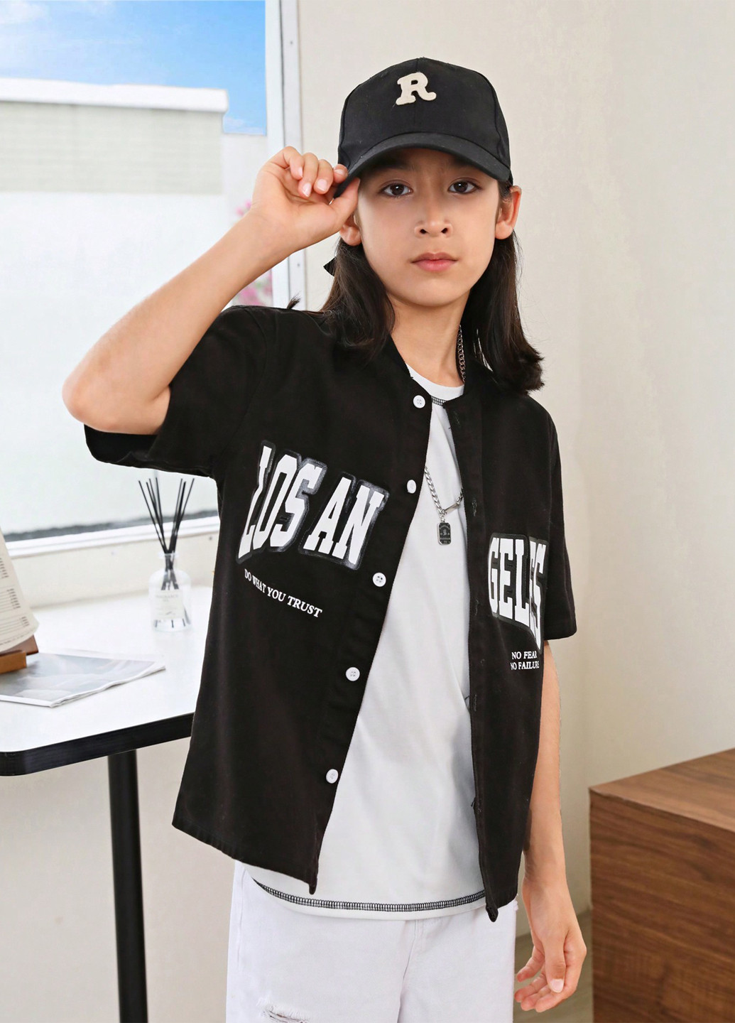 Черная летняя куртка SHEIN