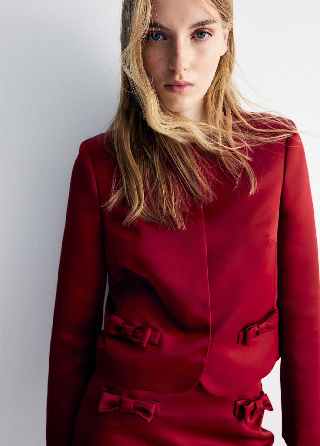 Темно-красный женский жакет H&M однотонный - демисезонный