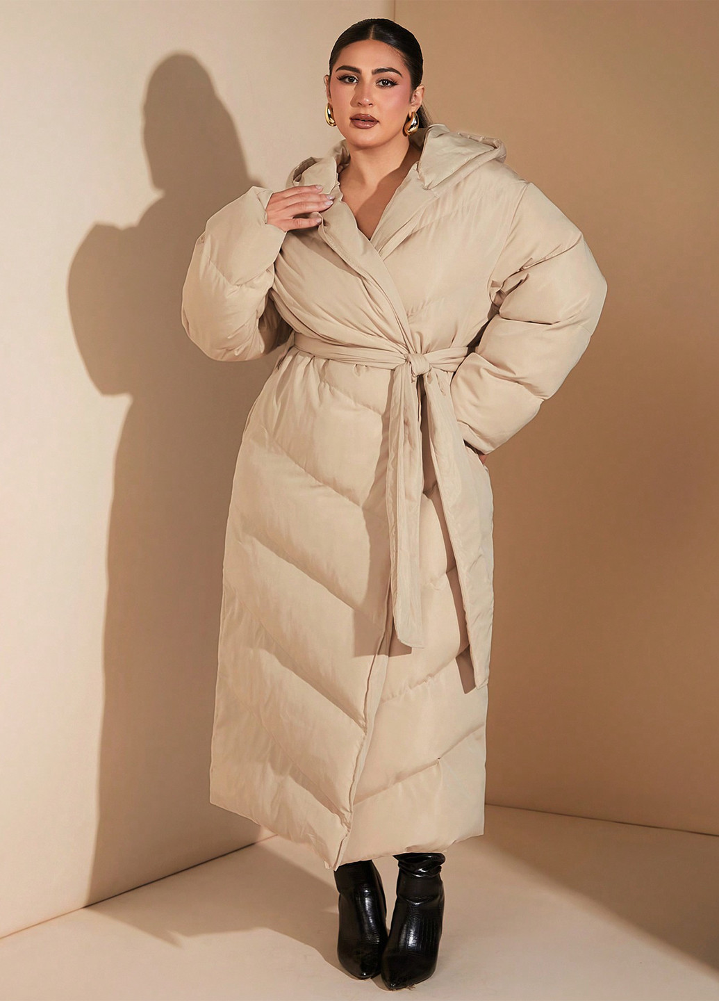 Песочная демисезонная куртка SHEIN