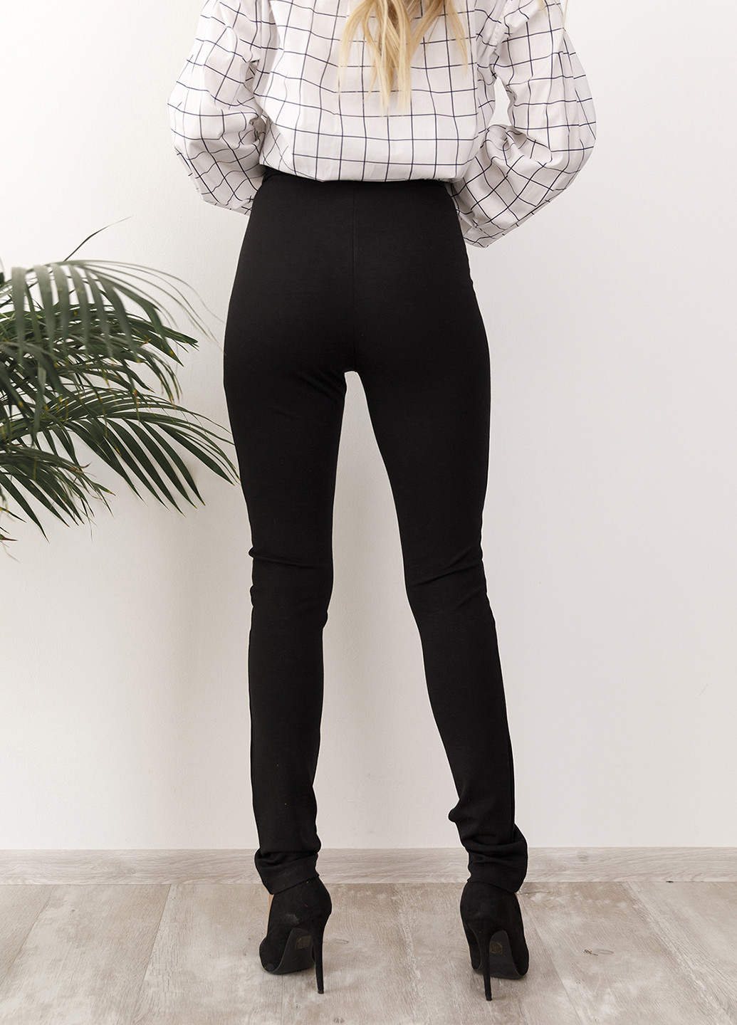 Черные кэжуал демисезонные зауженные брюки ISSA PLUS