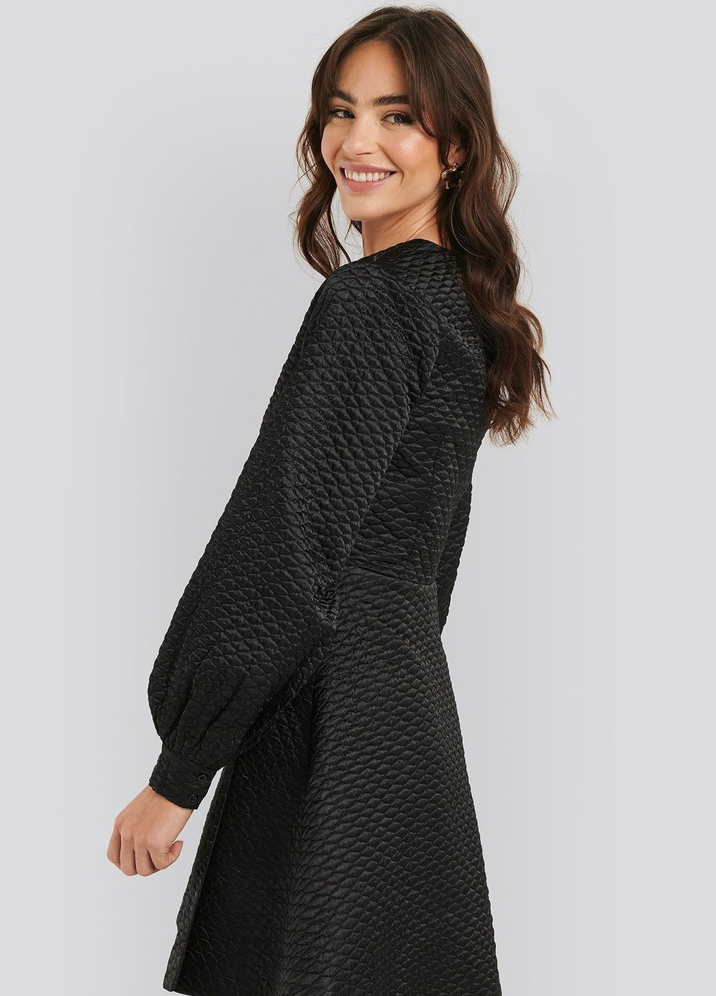 Черное кэжуал платье NA-KD однотонное