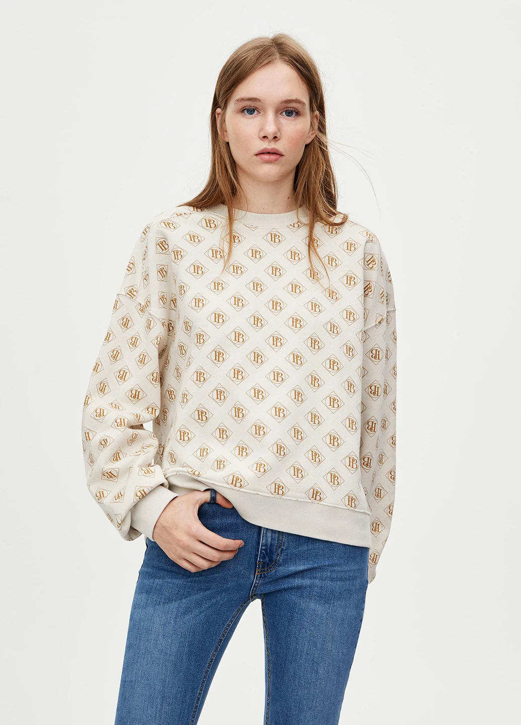 Молочный свитшот Pull & Bear надпись без декора (251916865)