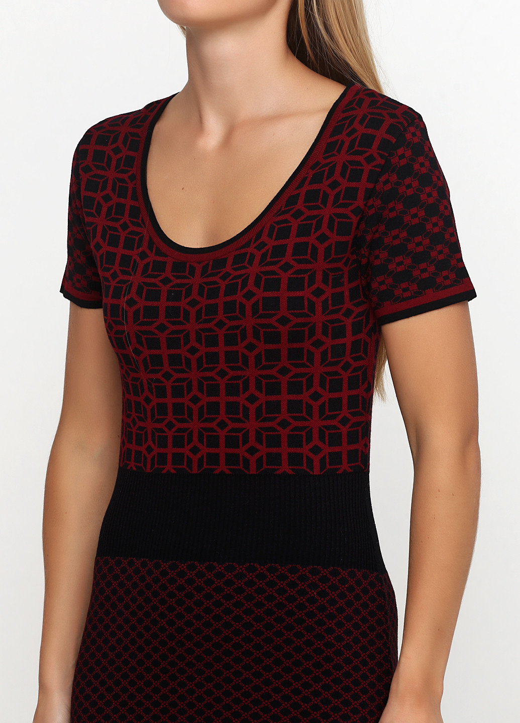 Бордовое кэжуал платье Sassofono с геометрическим узором