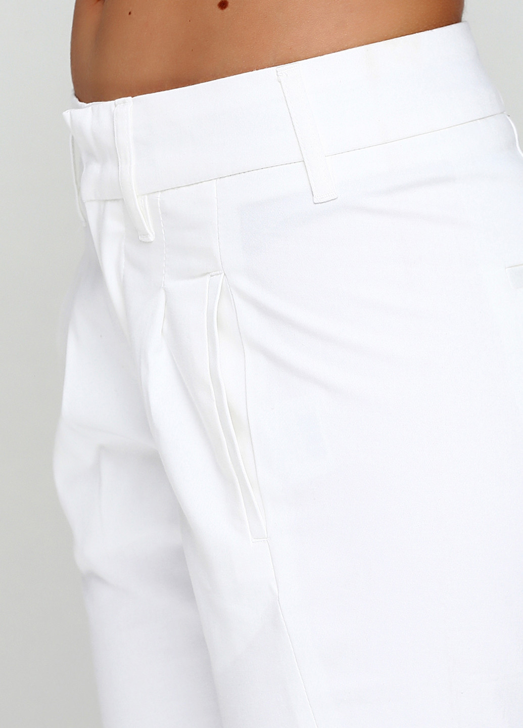 Белые кэжуал летние зауженные брюки Mona Liza