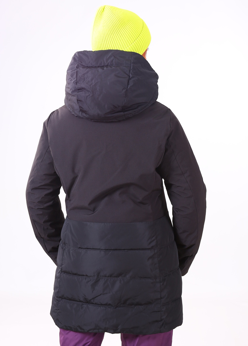 Черная куртка Yuko