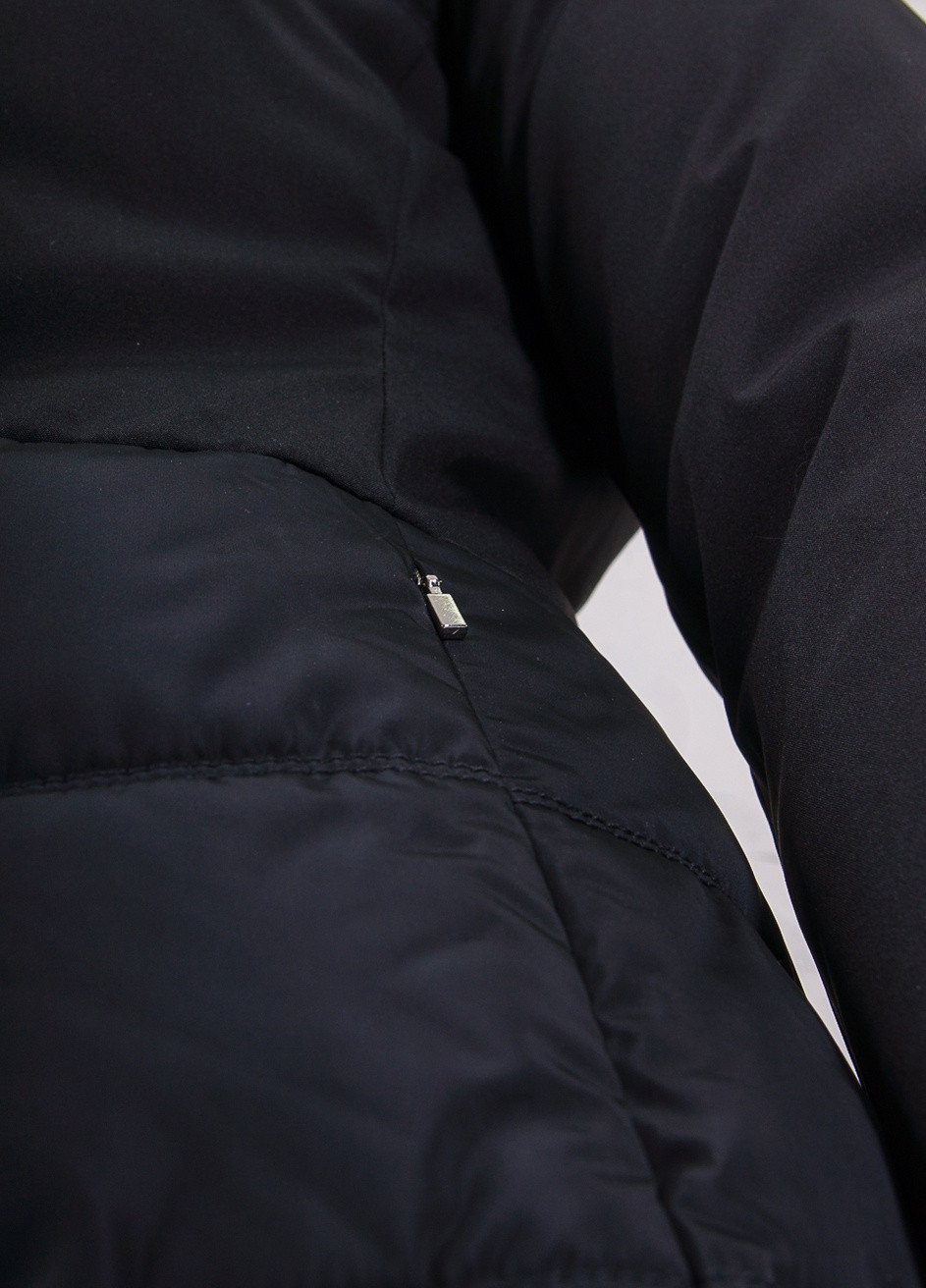 Черная куртка Yuko