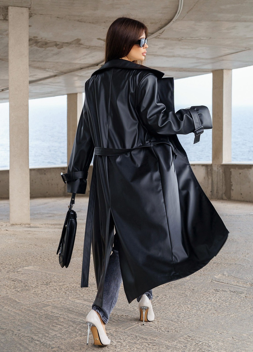 Черное демисезонное Пальто женское однобортное ISSA PLUS