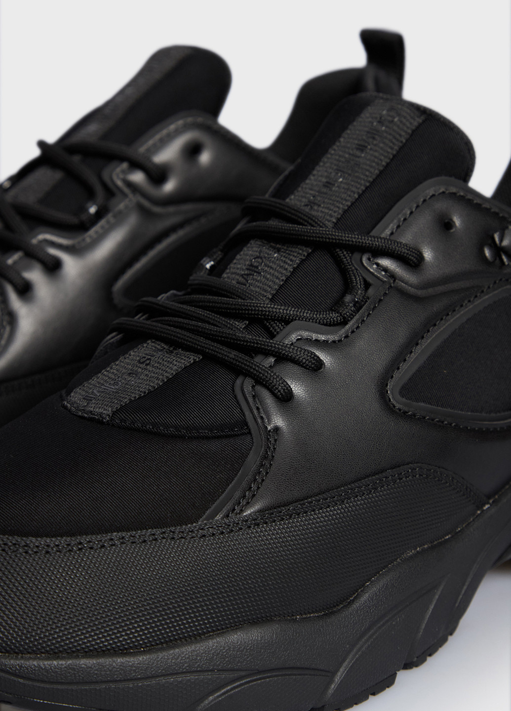 Черные всесезонные кроссовки Calvin Klein Jeans