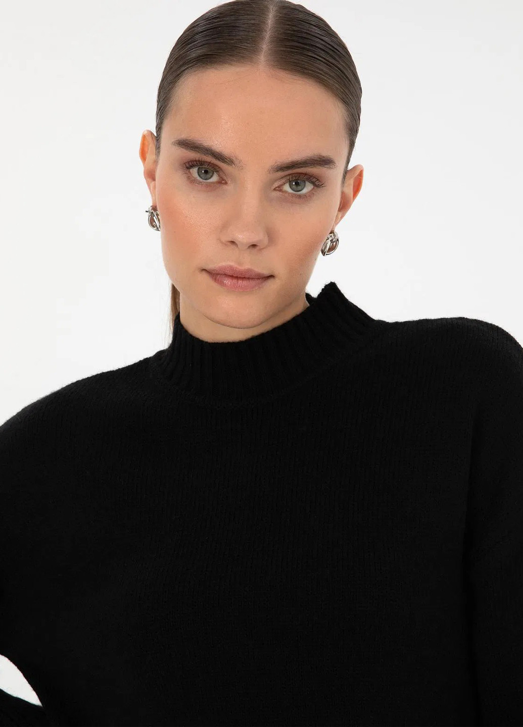 Черный демисезонный свитер Pierre Cardin