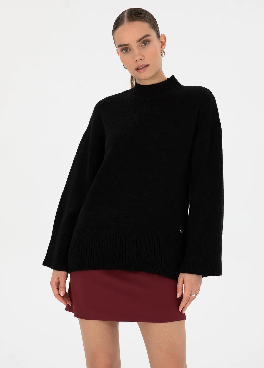 Черный демисезонный свитер Pierre Cardin