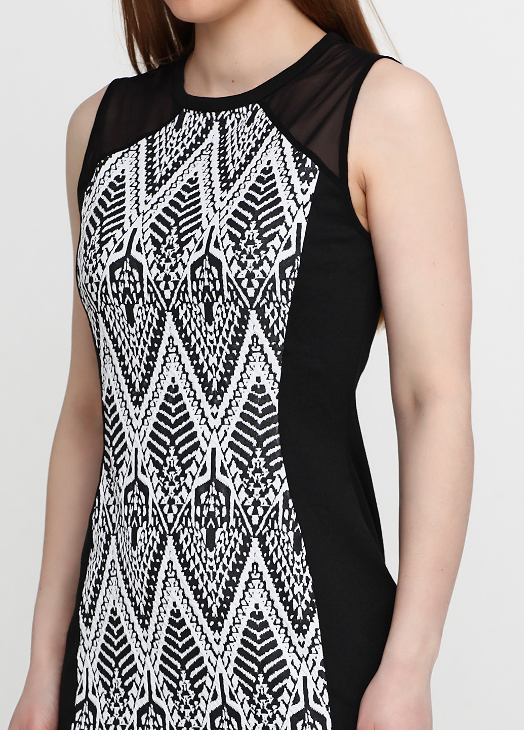 Черно-белое коктейльное платье короткое H&M с геометрическим узором