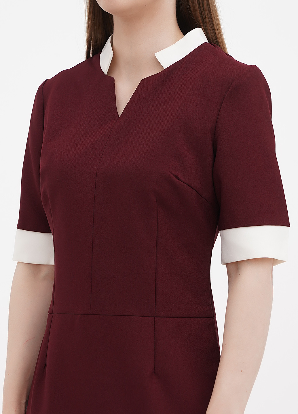 Бордовое кэжуал платье футляр Rebecca Tatti однотонное