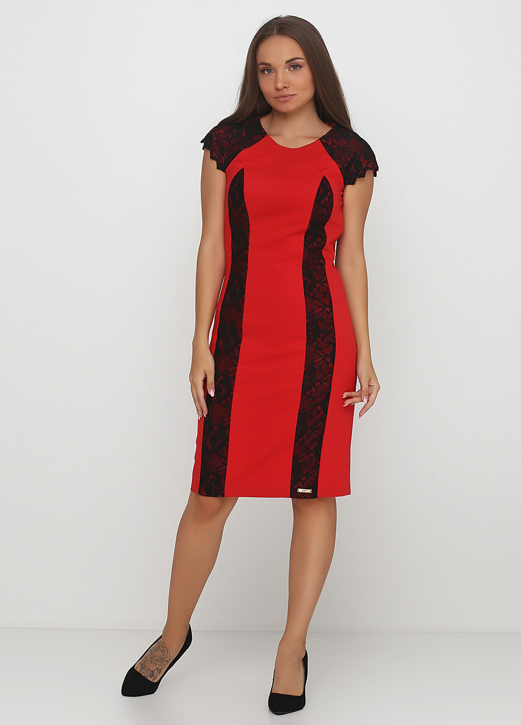 Красное коктейльное платье футляр Sassofono однотонное