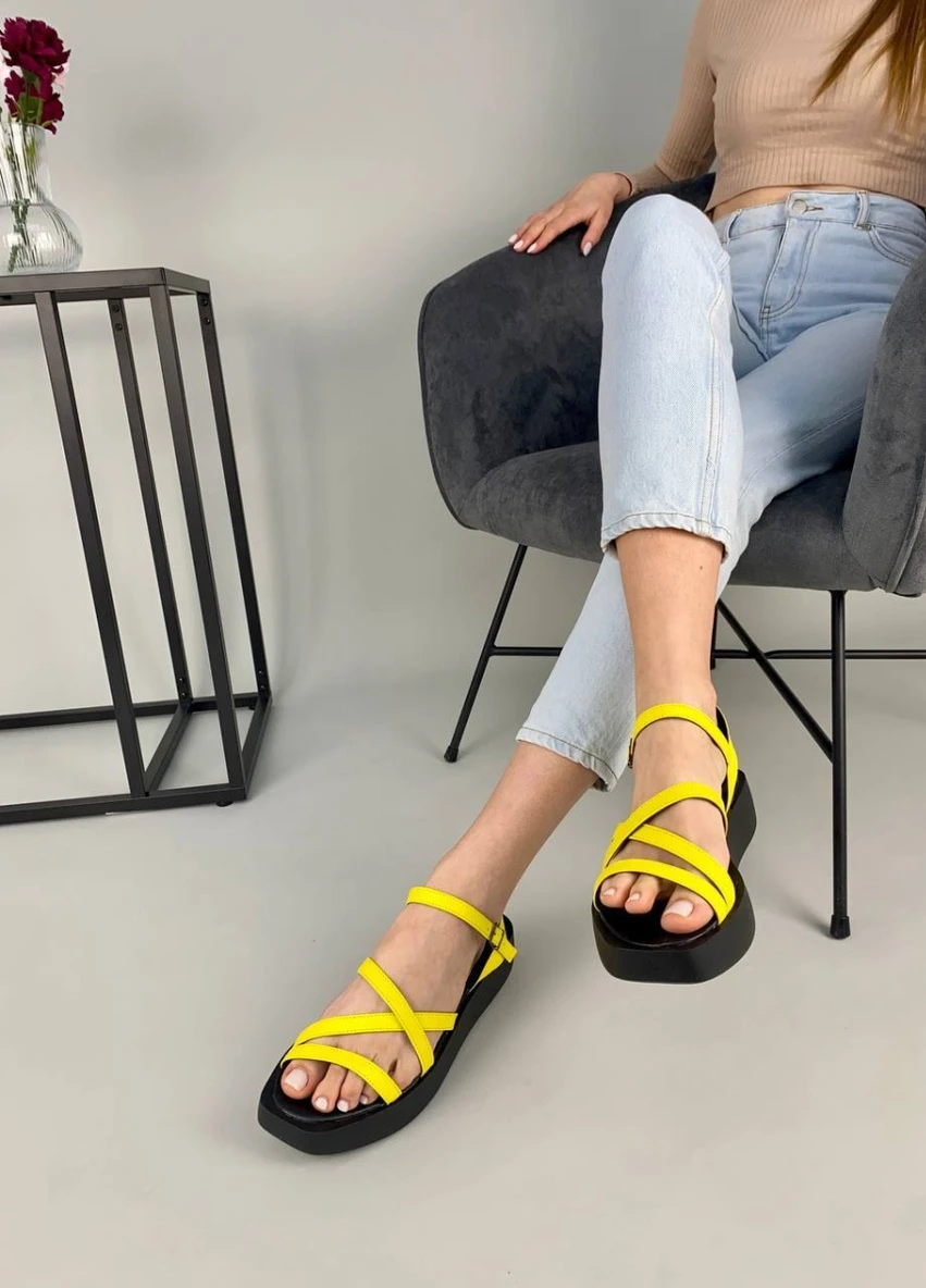 Желтые босоножки shoesband Brand без застежки