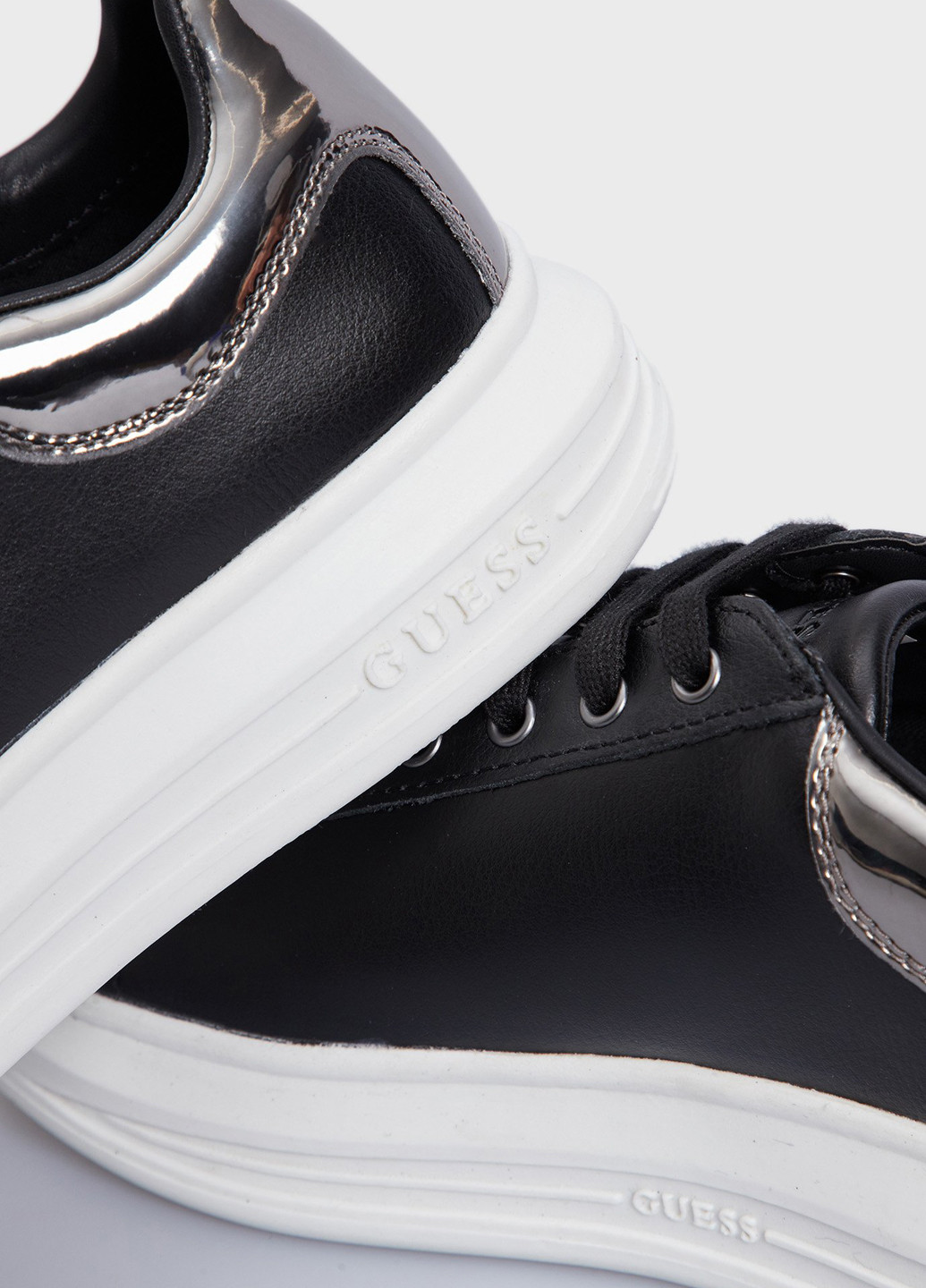 Кросівки Guess чорні всесезони (299349927)