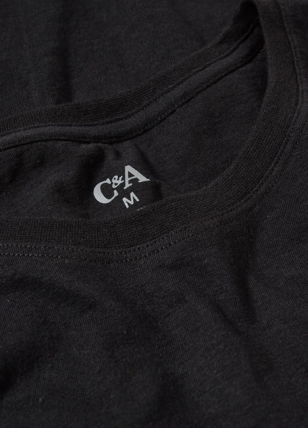 Чорна футболка з бавовни C&A