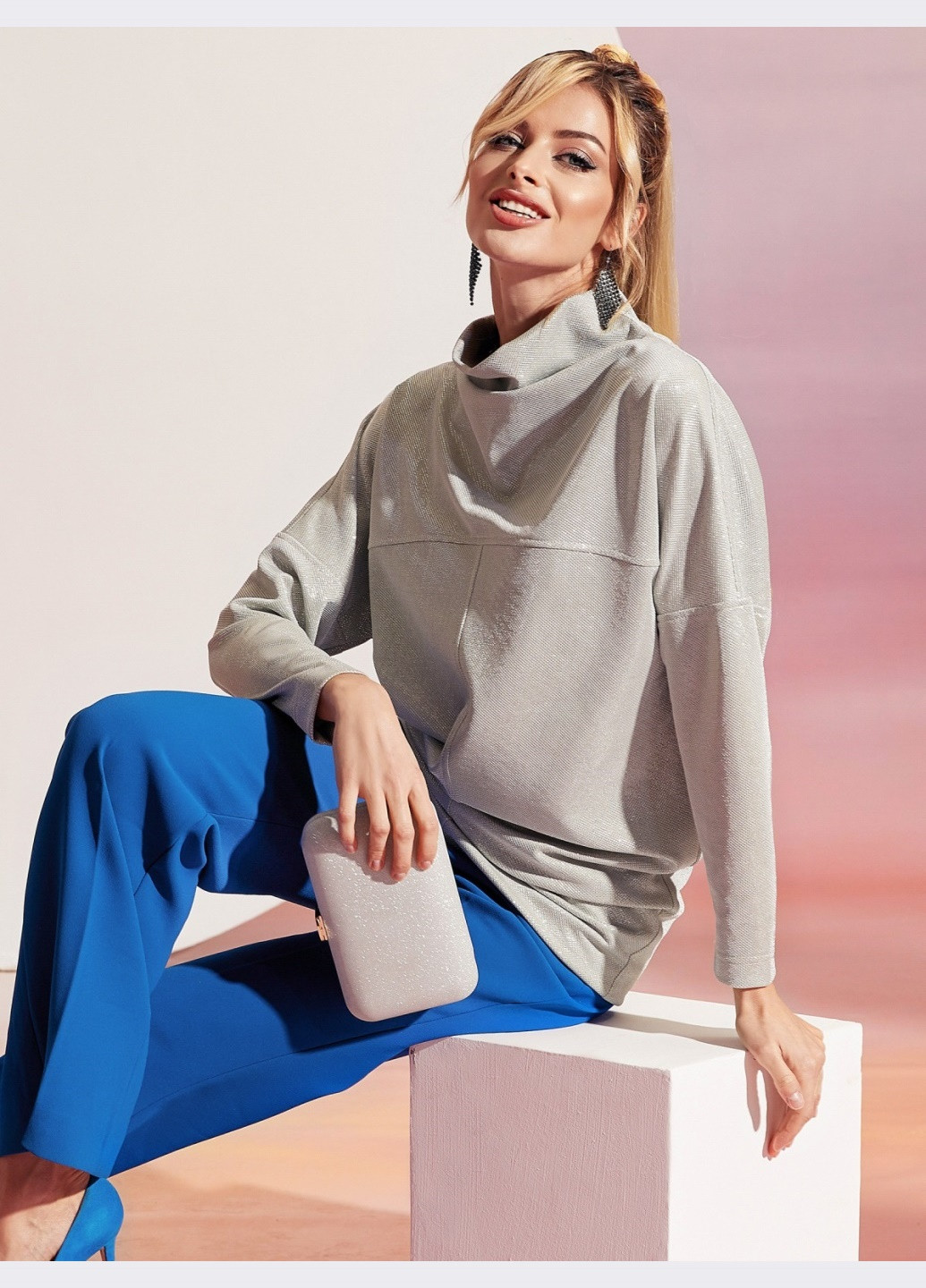 Серый джемпер серого цвета с рукавом "летучая мышь" Dressa