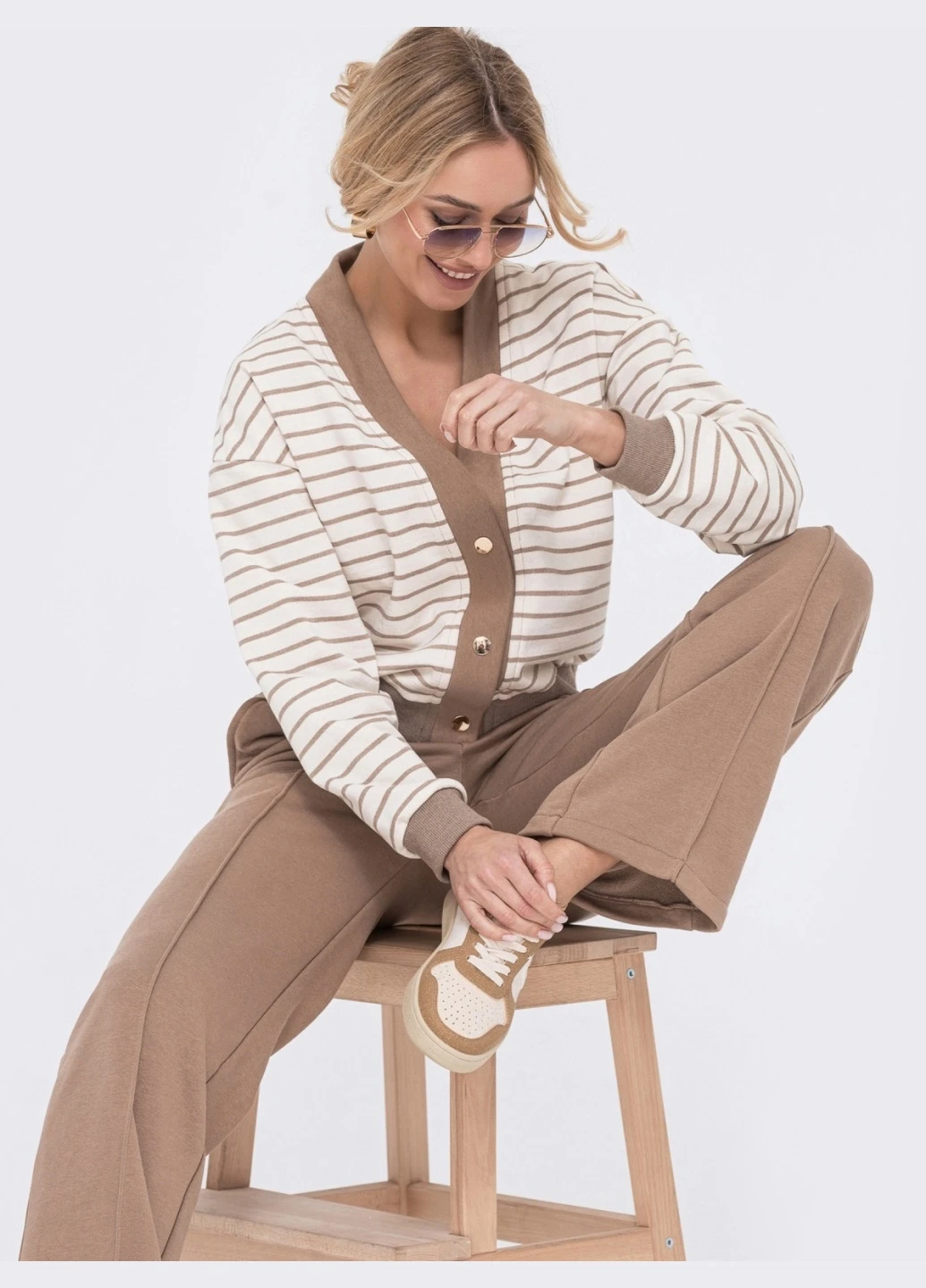 бежевий костюм з кофтою в смужку Dressa (261856875)