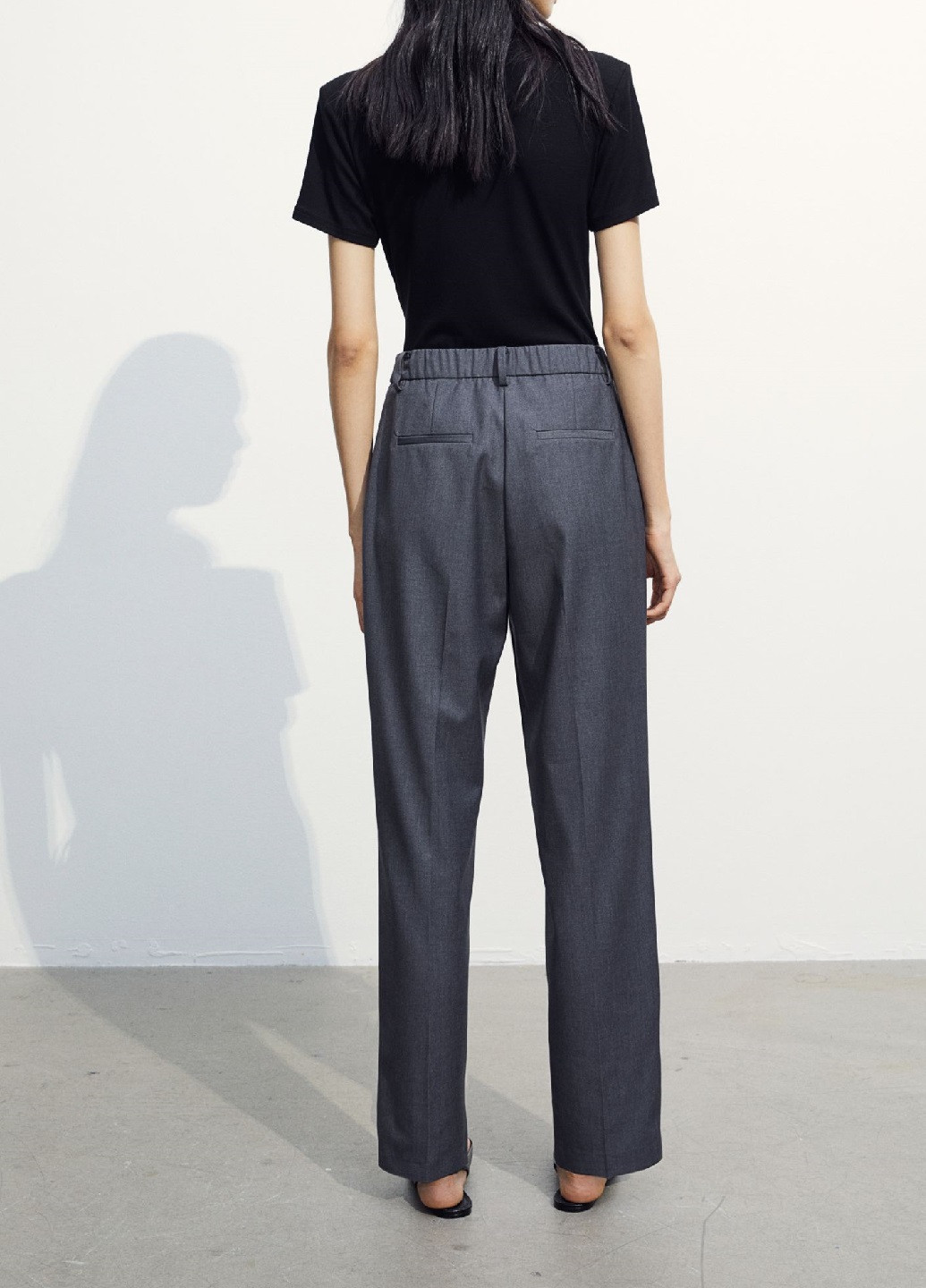 Темно-серые классические демисезонные брюки H&M