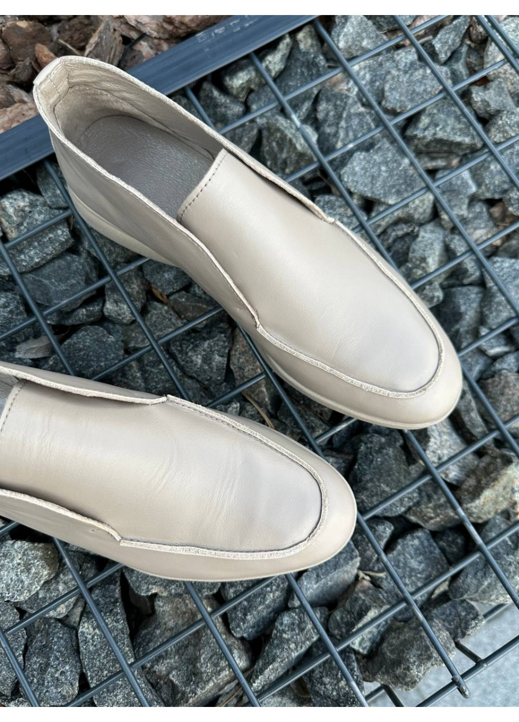 VZUTIK Женские кожаные лоферы 40 бежевый з натуральная кожа, украина — демисезон (262374641)