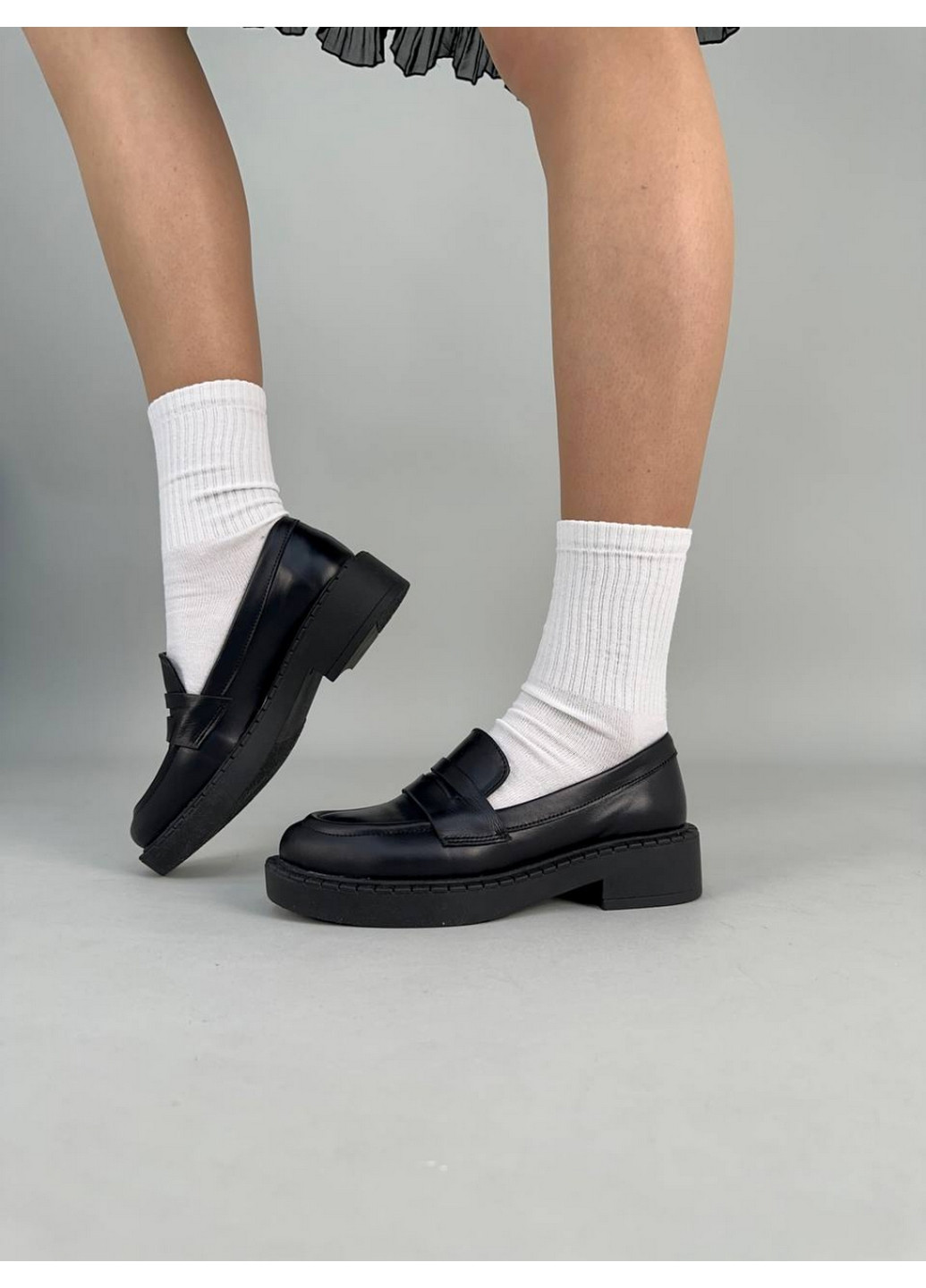 VZUTIK Жіночі шкіряні лофери 39 чорний з натуральна шкіра, україна — демісезон (262374961)