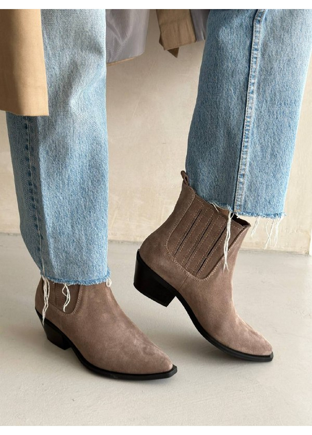 Осенние женские замшевые казаки на каблуке 41 VZUTIK