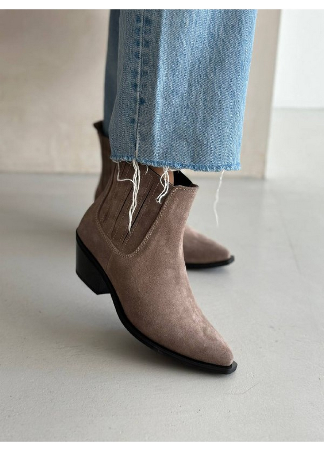 Осенние женские замшевые казаки на каблуке 41 VZUTIK