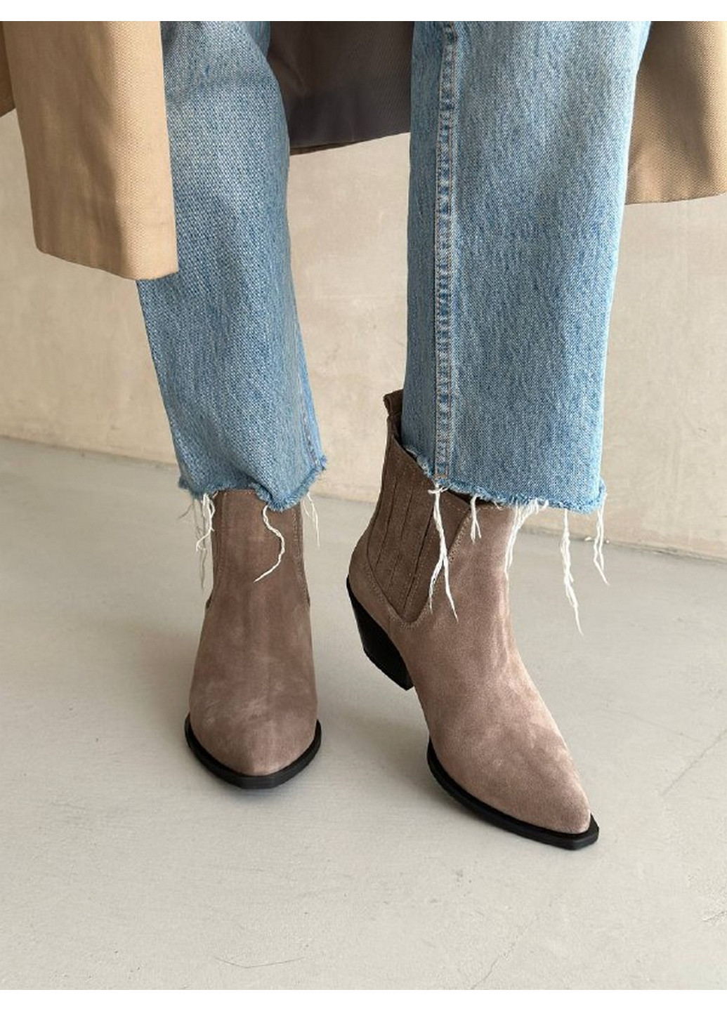 Осенние женские замшевые казаки на каблуке 41 VZUTIK