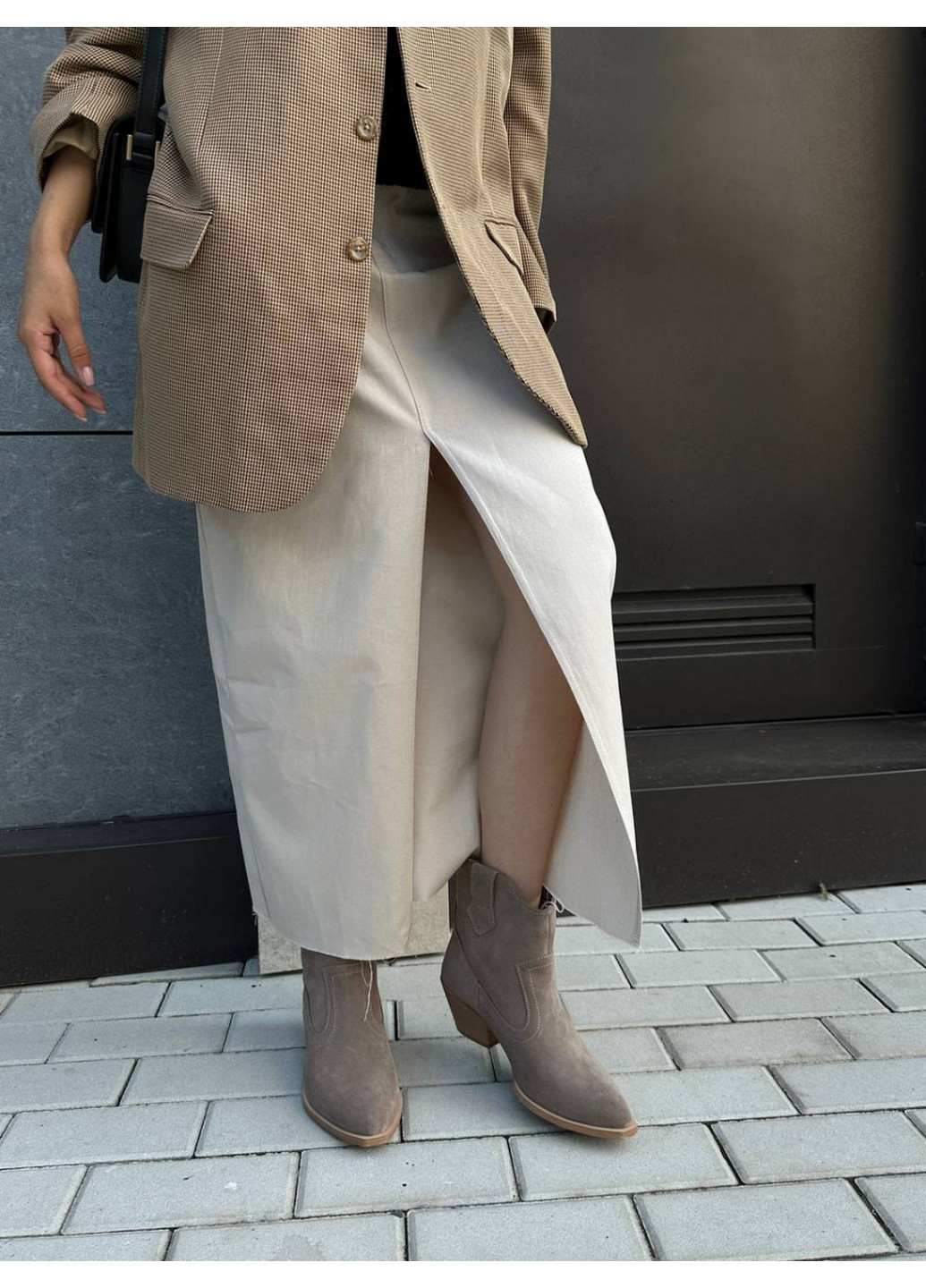 Осенние женские замшевые казаки на каблуке 37 VZUTIK