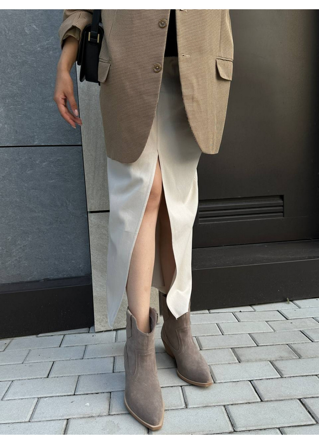 Осенние женские замшевые казаки на каблуке 37 VZUTIK