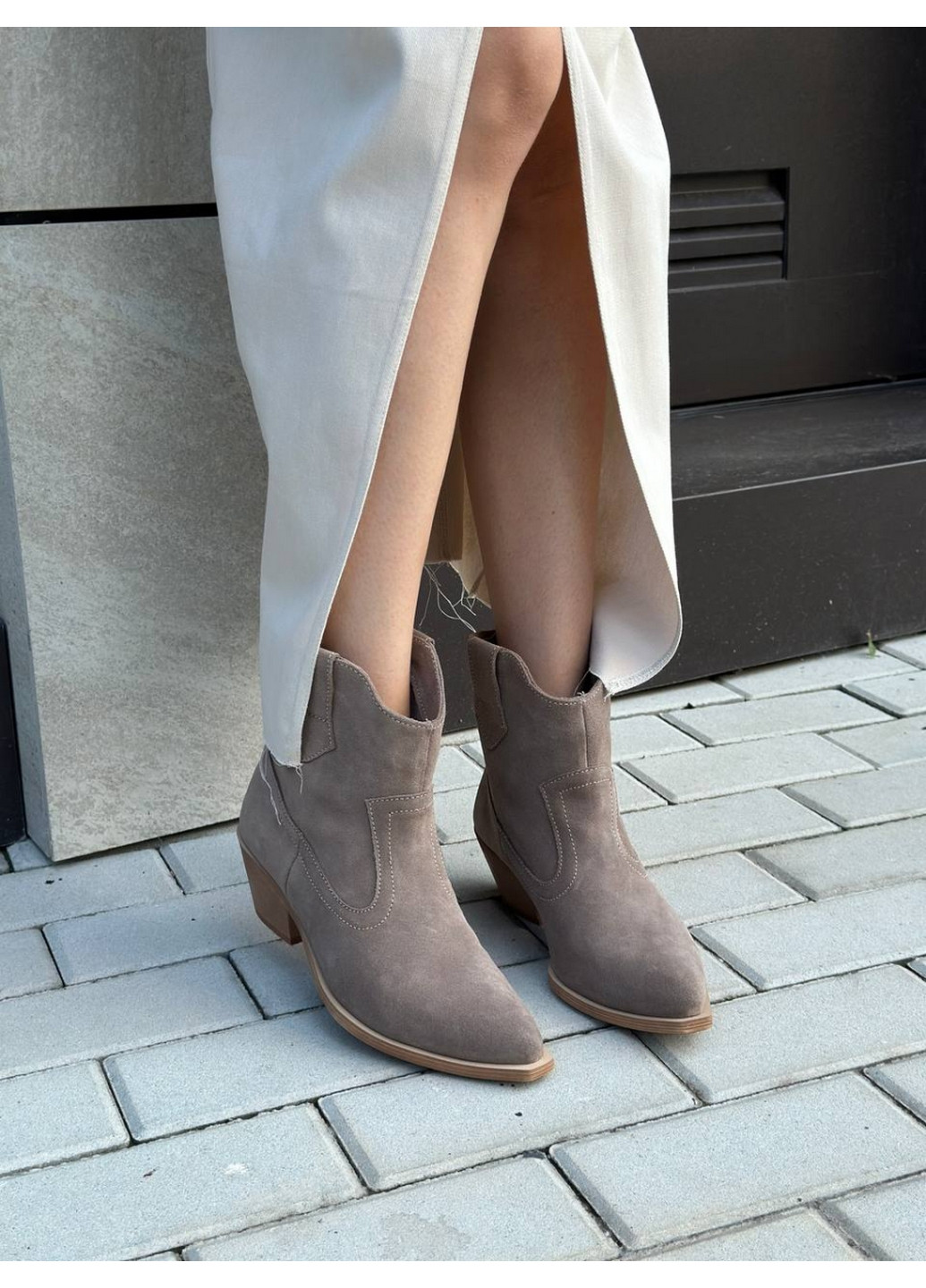 Осенние женские замшевые казаки на каблуке 37 VZUTIK