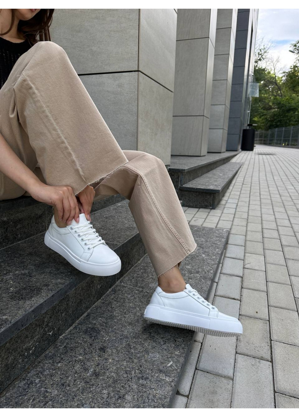 Білі жіночі шкіряні кеди 40 VZUTIK