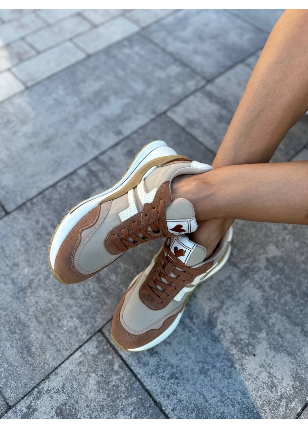 Жіночі замшеві кросівки 40 VZUTIK коричневі демісезони (262375216)