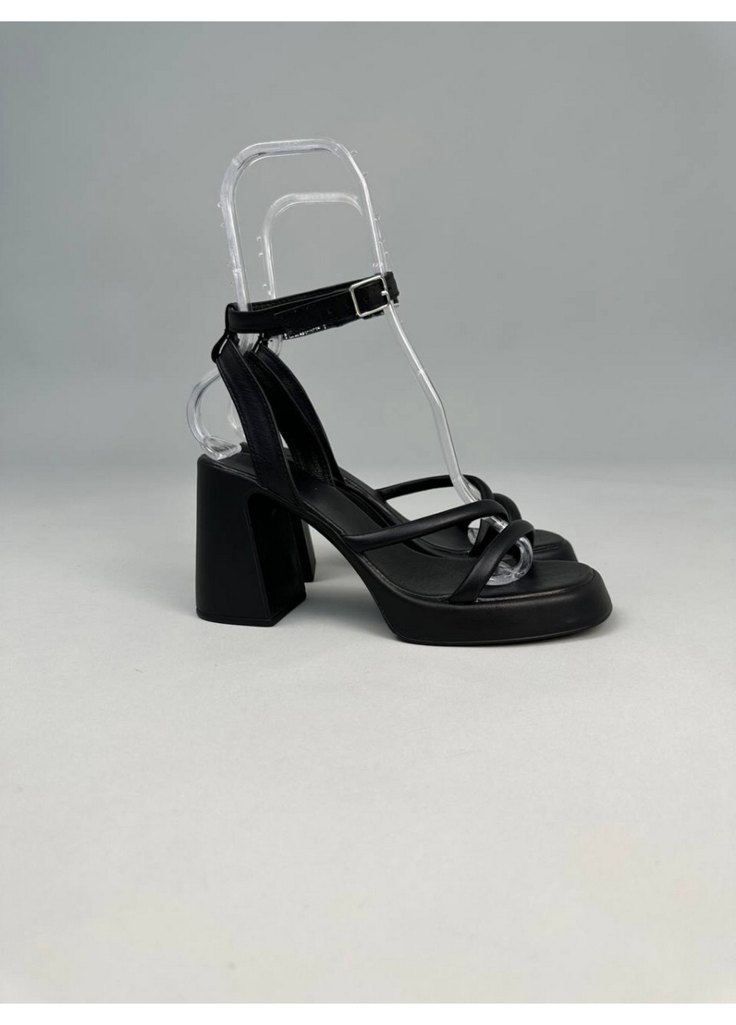 Черные женские кожаные босоножки на каблуке 36 VZUTIK