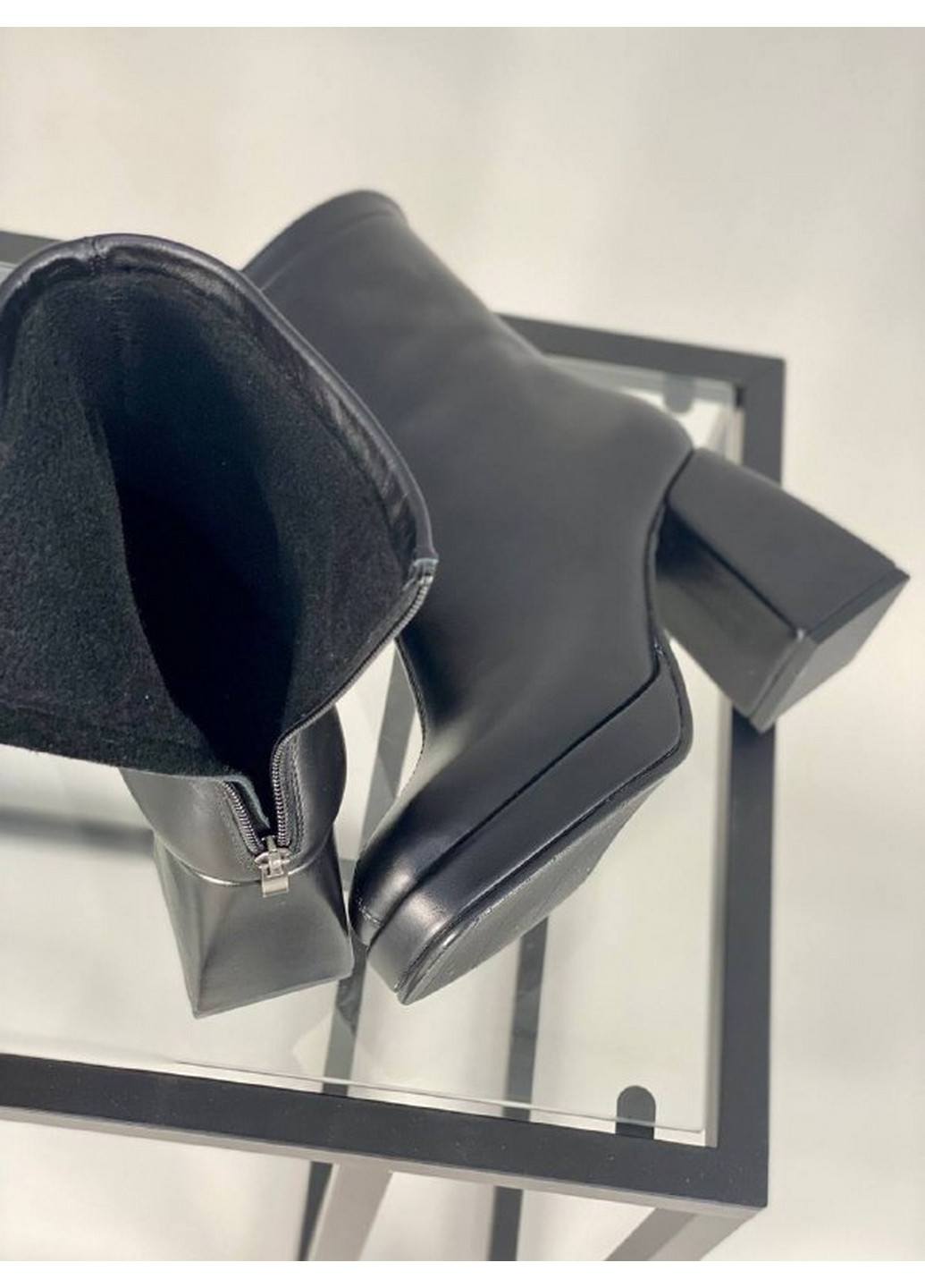 Чорні демісезонна жіночі шкіряні ботильйони на підборах 37 VZUTIK