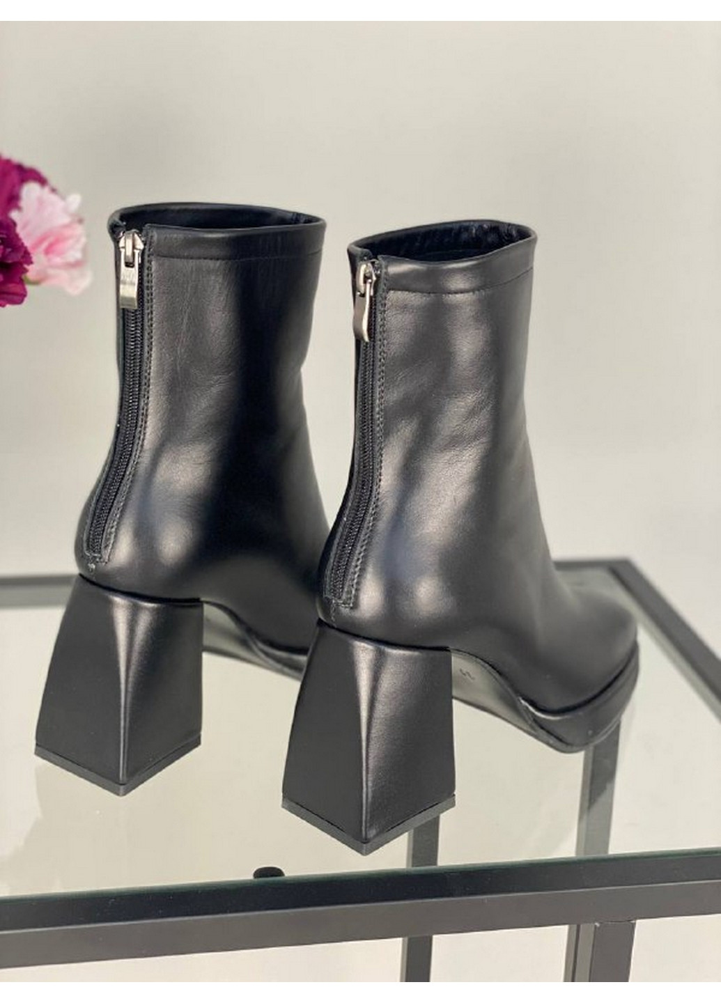 Чорні демісезонна жіночі шкіряні ботильйони на підборах 37 VZUTIK