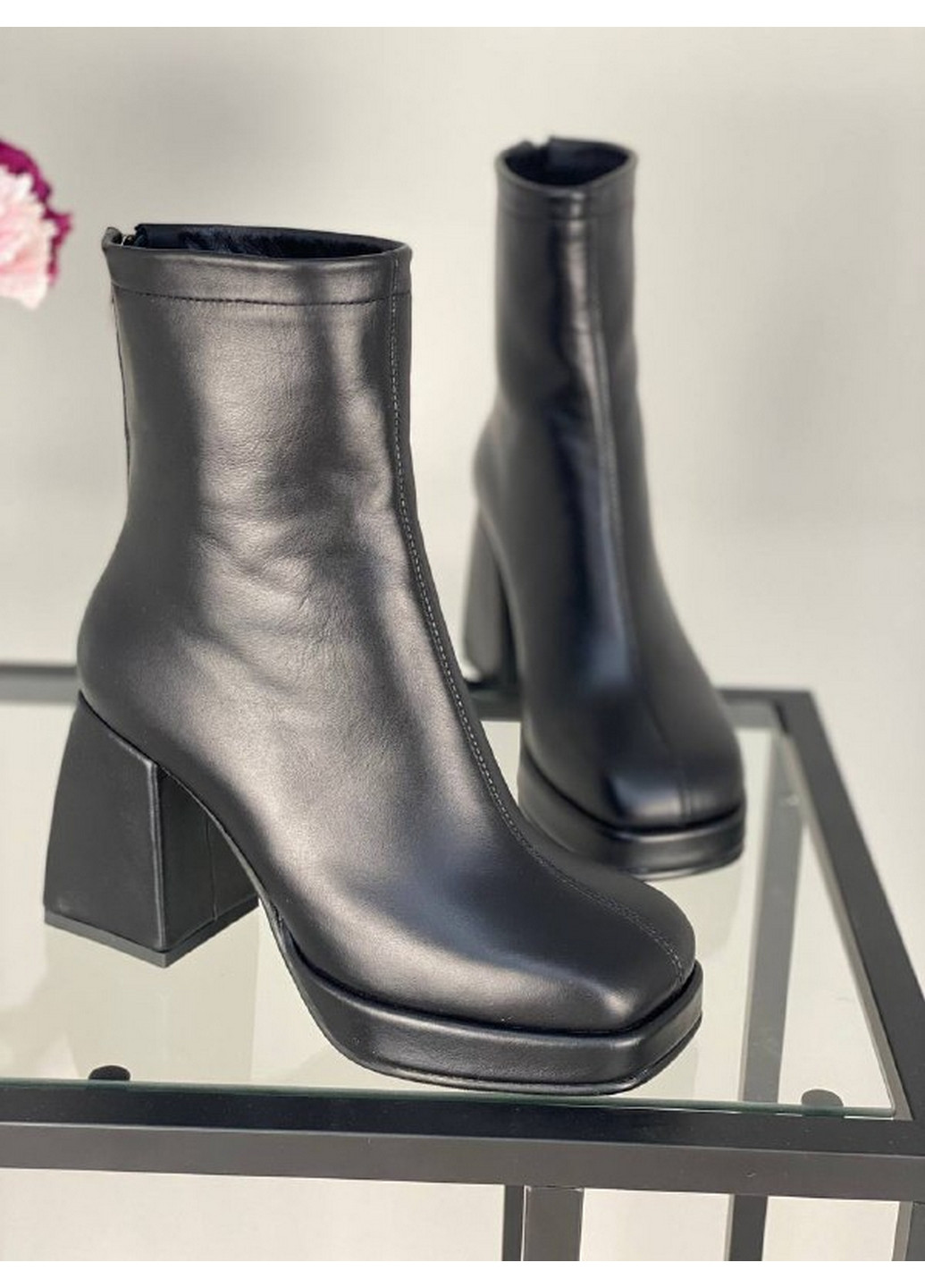 Чорні демісезонна жіночі шкіряні ботильйони на підборах 37 VZUTIK