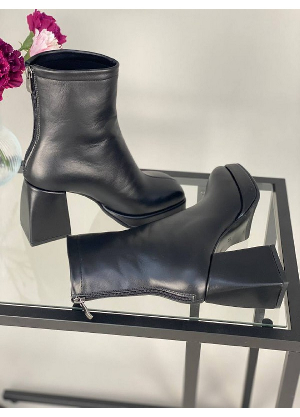 Черные демисезонная женские кожаные ботильоны на каблуках 39 VZUTIK