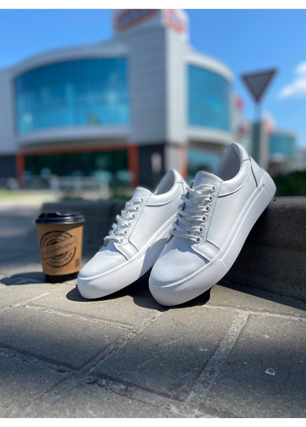 Білі жіночі шкіряні кеди 40 VZUTIK