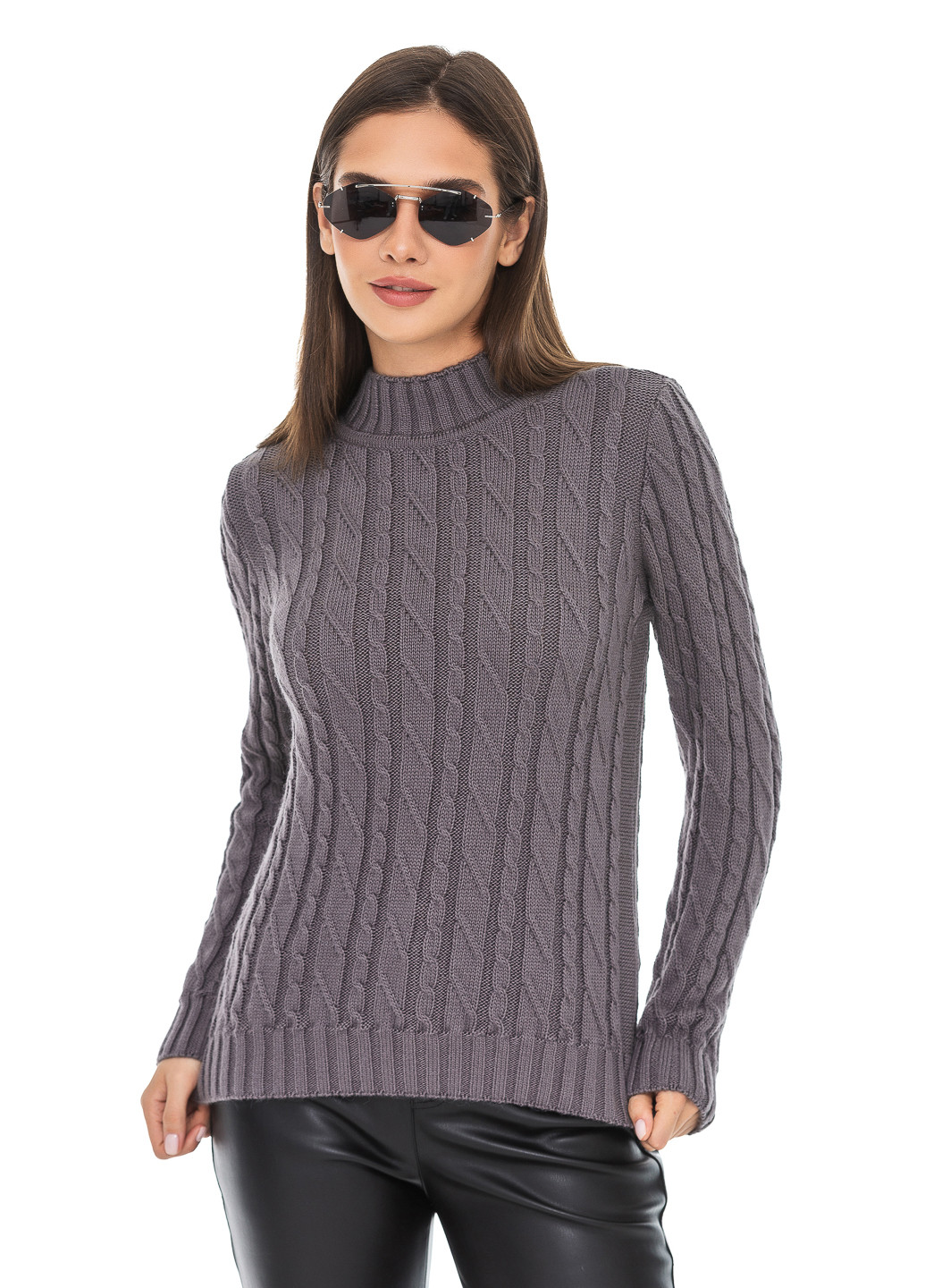 Серый женский мягкий свитер с воротником стойкой. SVTR