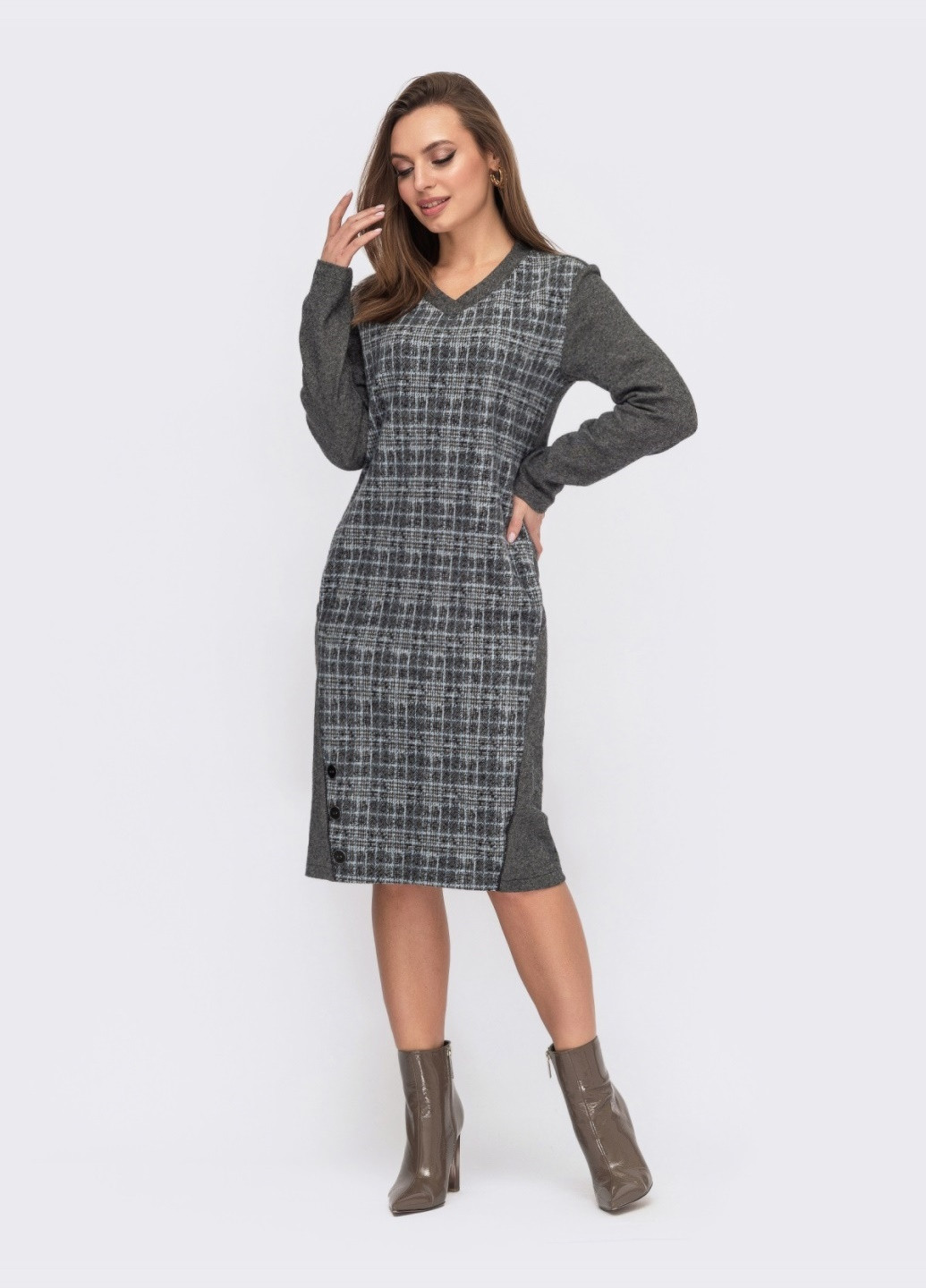 Серое серое платье с пуговицами снизу и треугольным вырезом Dressa