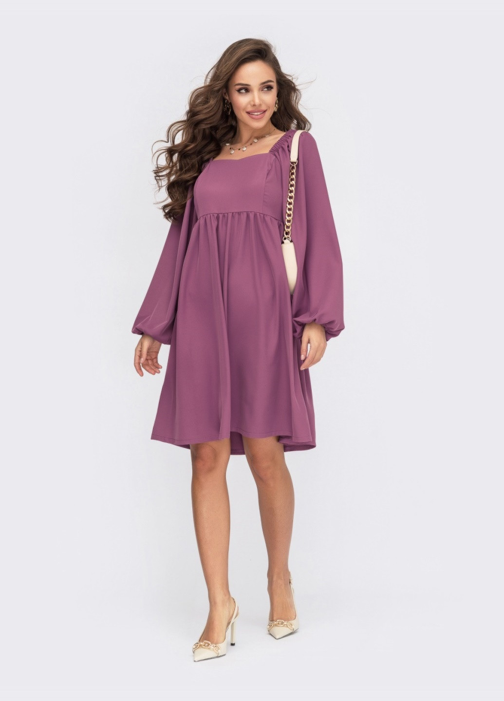 Фуксиновое (цвета Фуксия) платье цвета фуксии с завышеной талией и объемными рукавами Dressa