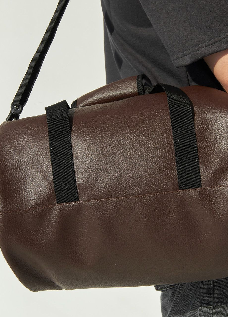 Дорожня женская сумка бочка mini коричневая с карманом для обуви, в экокоже No Brand сумка day s (262453920)