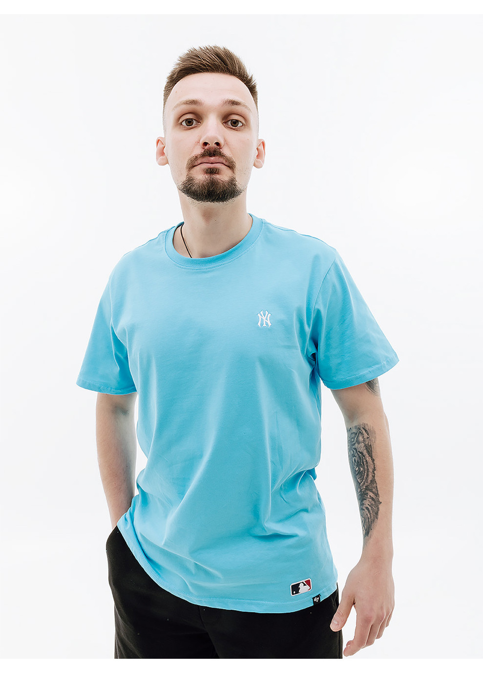 Голубая мужская футболка new york yankees base runner голубой 47 Brand