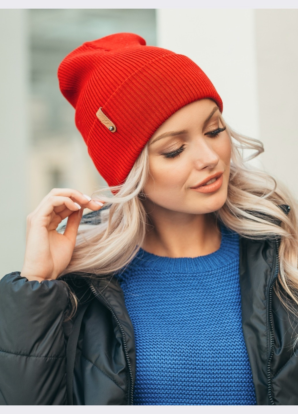 червона демісезонна шапка з відворотом Dressa (262448068)