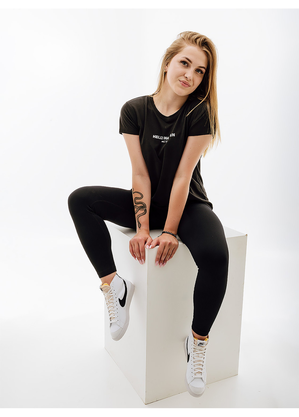 Жіночі Легінси HELY HANSEN W ALLURE SEAMLESS LEGGINGS Чорний Helly Hansen (262451009)