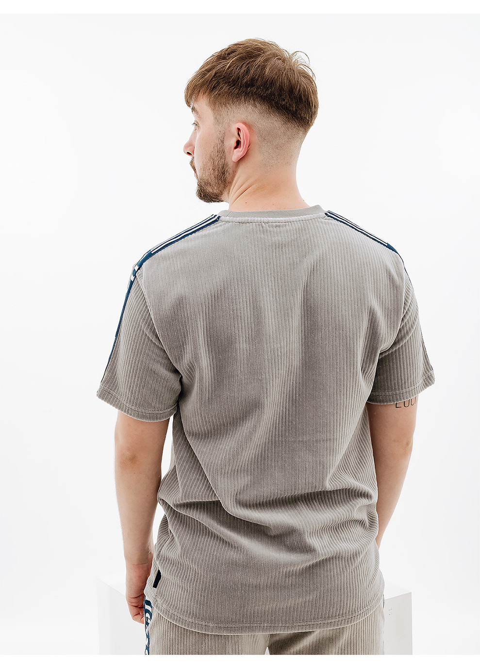 Серая мужская футболка ellesseadori tee серый Ellesse